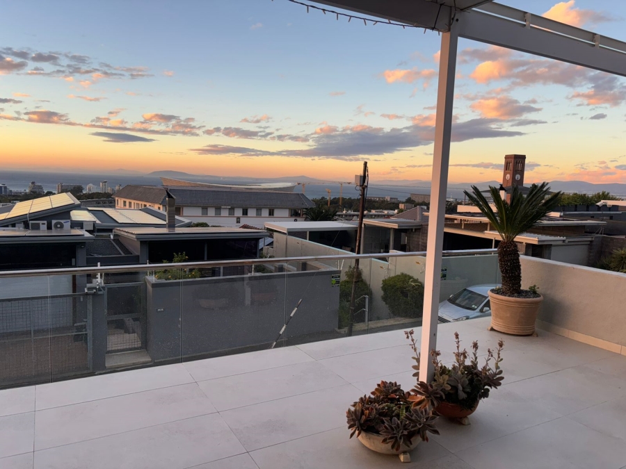To Let 2 Bedroom Property for Rent in Green Point Western Cape